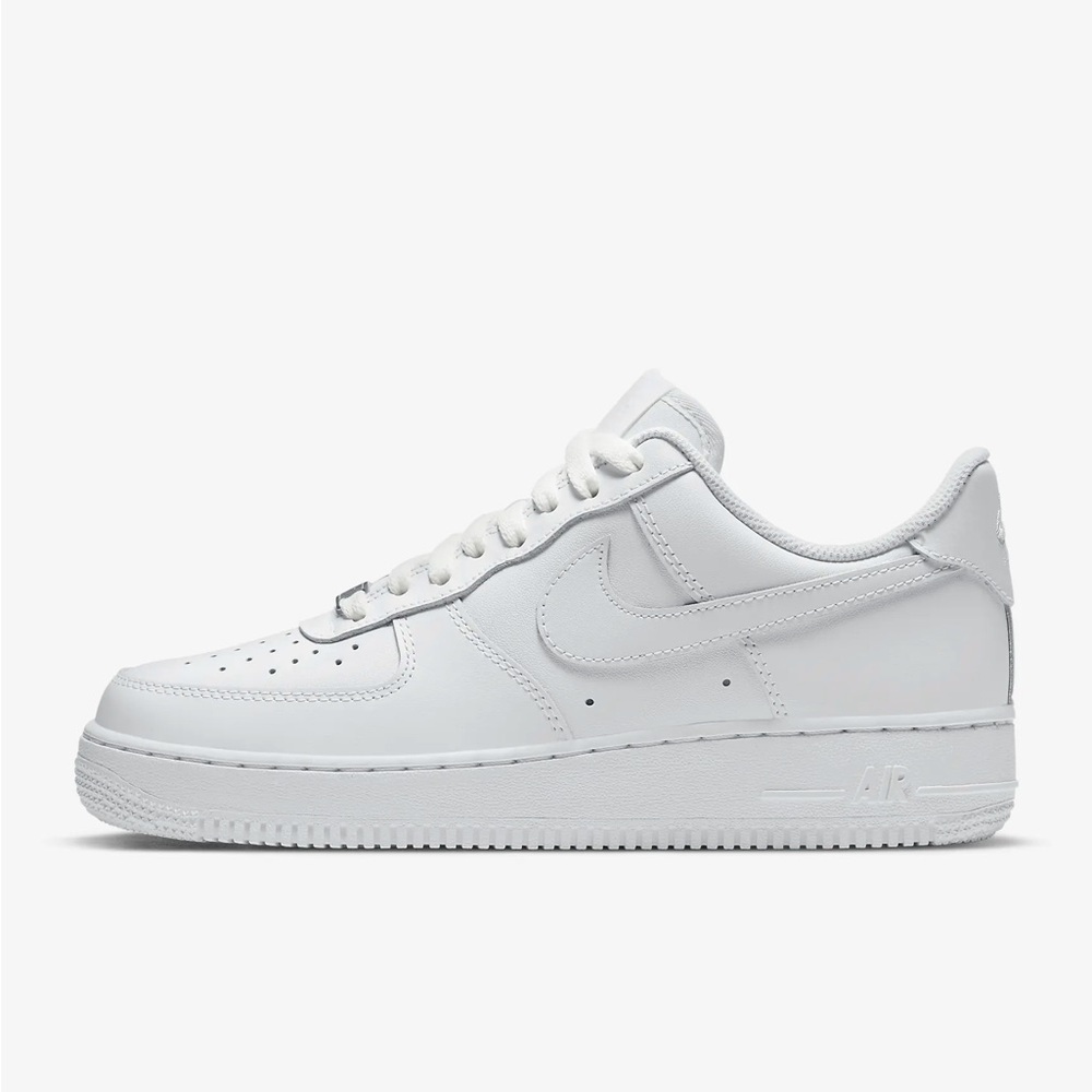 WOMENS NIKE AIR FORCE 1 ‘07